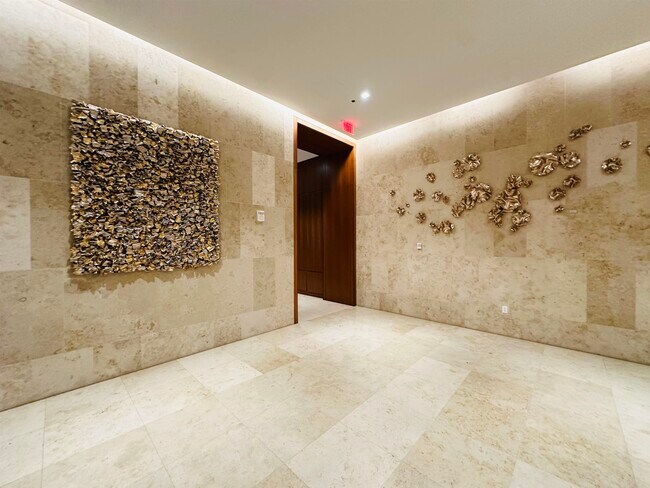 Building Photo - 99 Hudson St