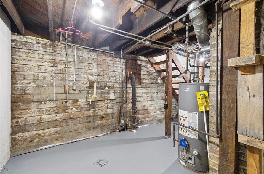 Building Photo - 1115 Laurel Ave