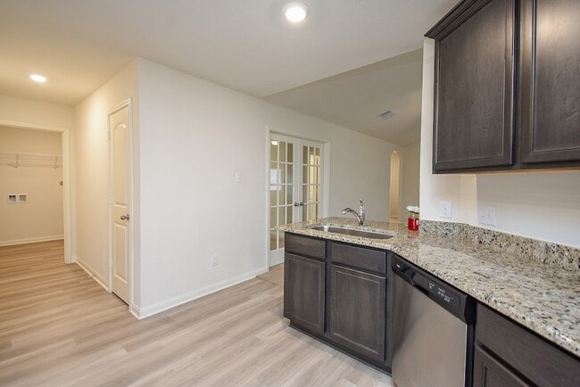 Building Photo - 405 Texas Olive Dr