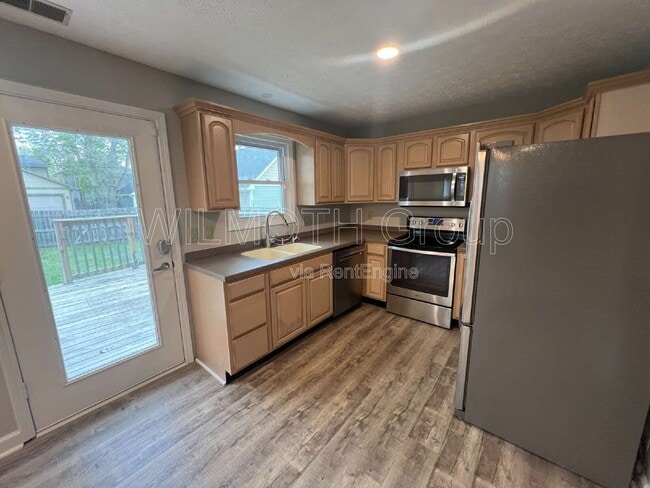 Building Photo - 2611 N Delaware St