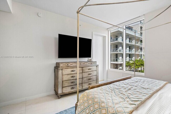 Building Photo - 210 SE Mizner Blvd