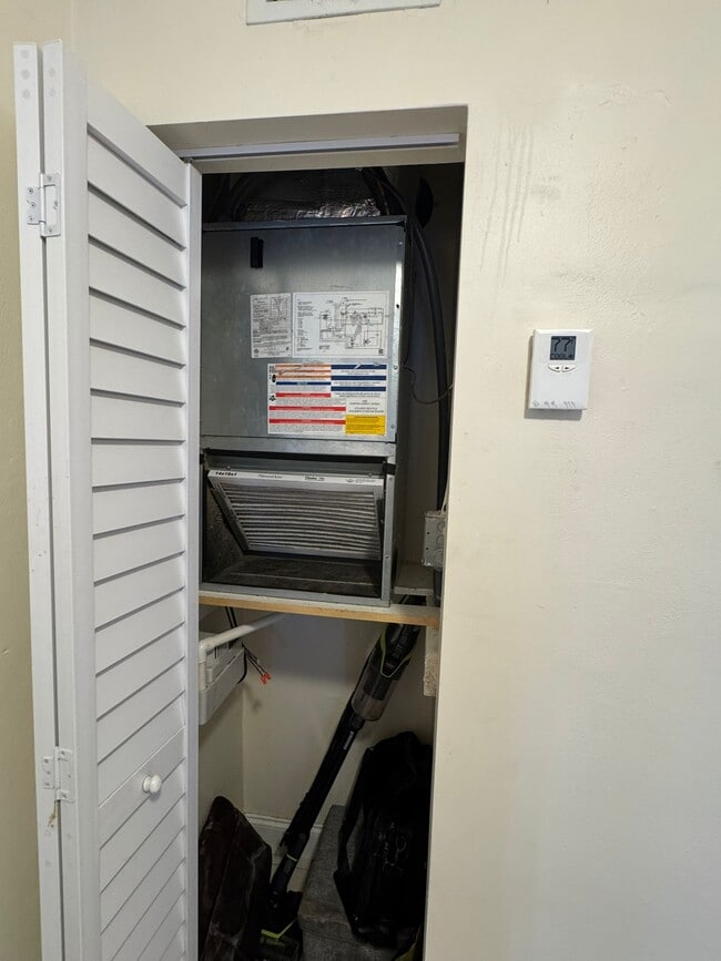 Building Photo - 300 NE 191st St