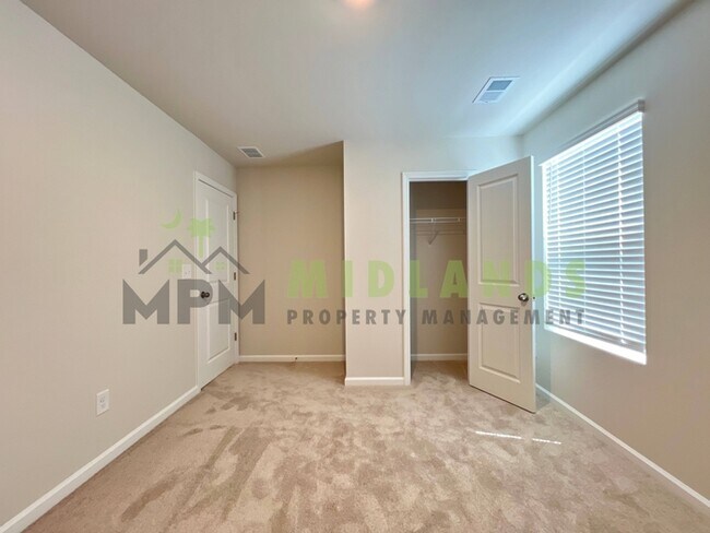 Building Photo - 142 Parkwood Ct