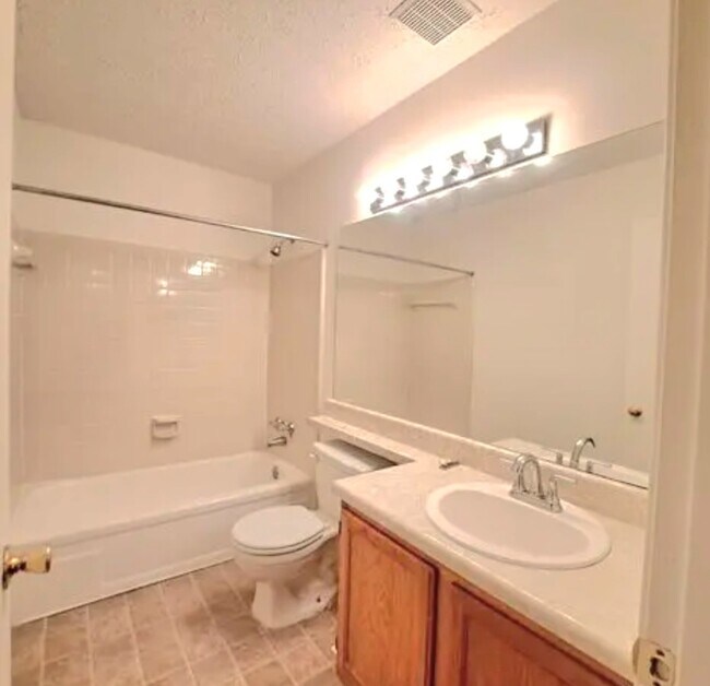 Bathroom - 6824 Glenridge Dr