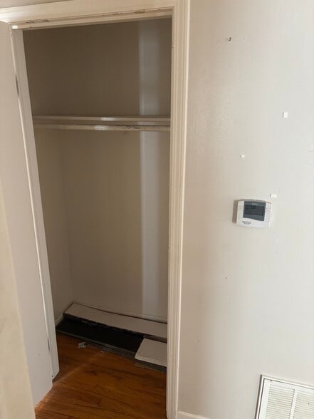 Building Photo - 923 SW 8th Ave