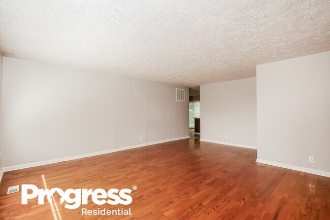 Building Photo - 8858 Frontenac Rd