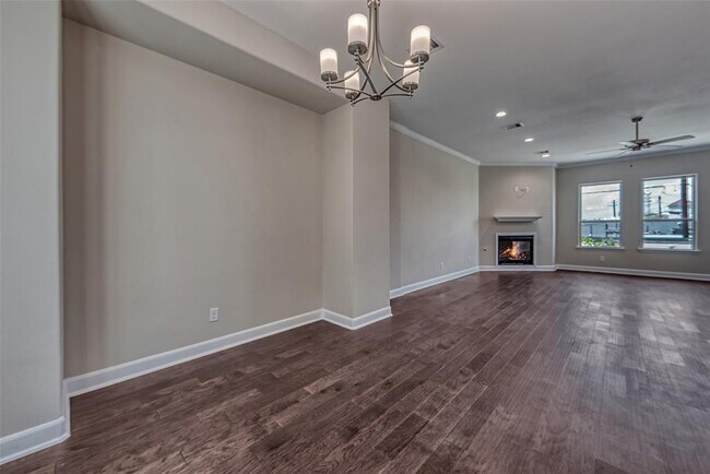 Building Photo - 4135 Du Pont St