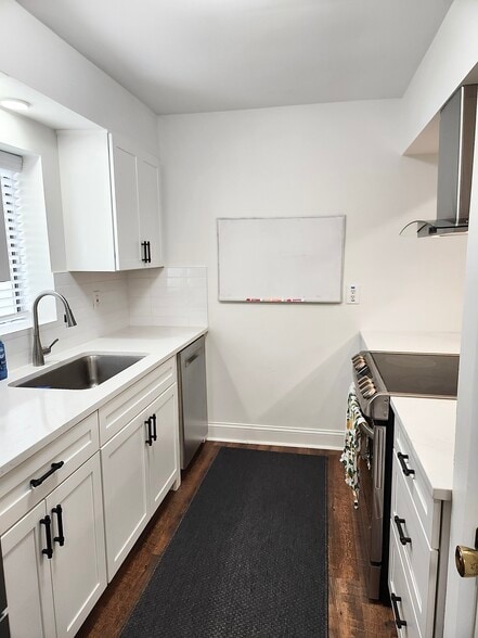 Kitchen - 1333 S Ponce de Leon Ave NE