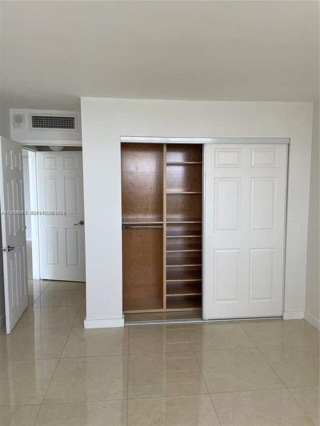 Building Photo - 13155 Ixora Ct