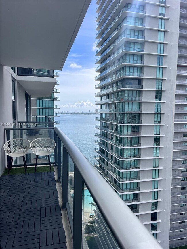 Building Photo - 501 NE 31st St