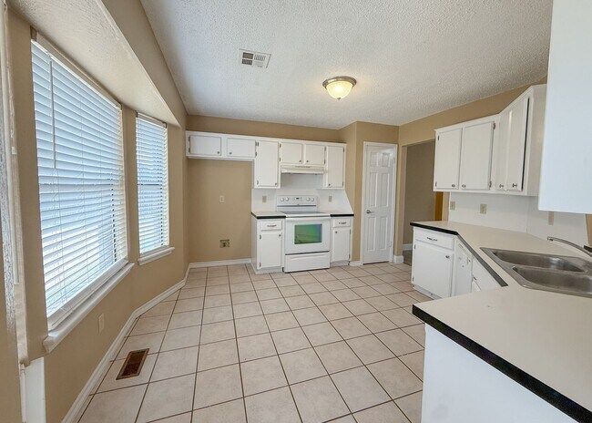 Building Photo - 1009 NW 168th St