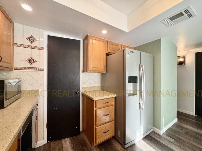 Building Photo - 1981 N Terraza de la Cienega