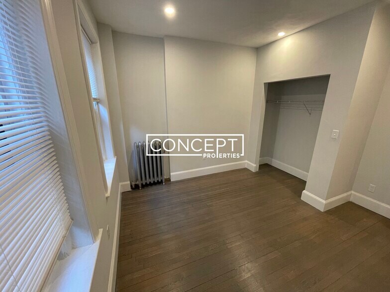 Building Photo - 108 Jersey St