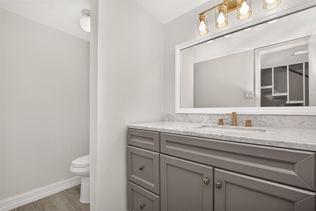 Building Photo - 10383 Briar Forest Dr