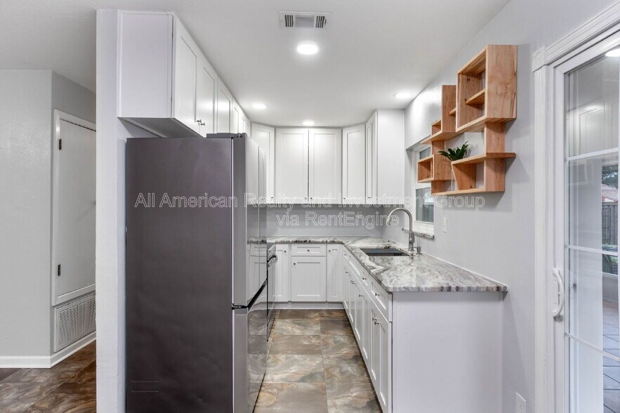 Building Photo - 419 Marlowe Dr