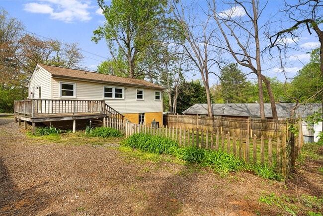 Building Photo - Sunny 2-Bedroom Home with Fenced-In Yard a...