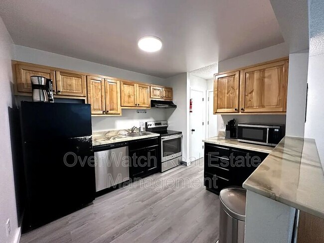 Building Photo - 3105 W 33rd Ave