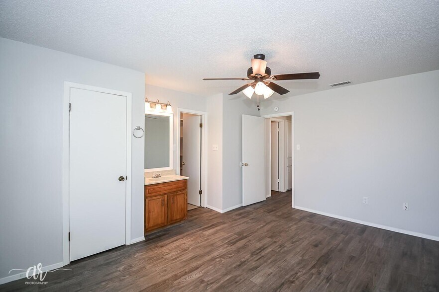 Building Photo - 1725 Partridge Pl