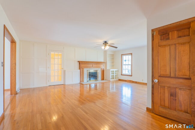 Building Photo - 9 Pleasant St