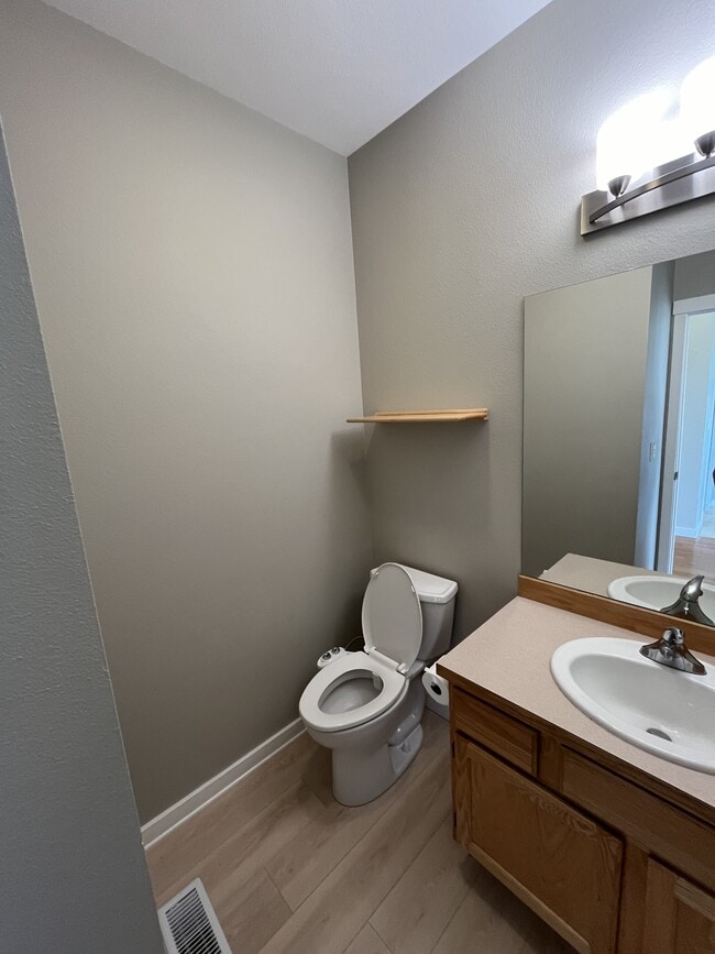 Building Photo - 1341 Colony Ct