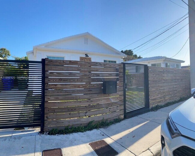 Building Photo - 564 NW 51st St