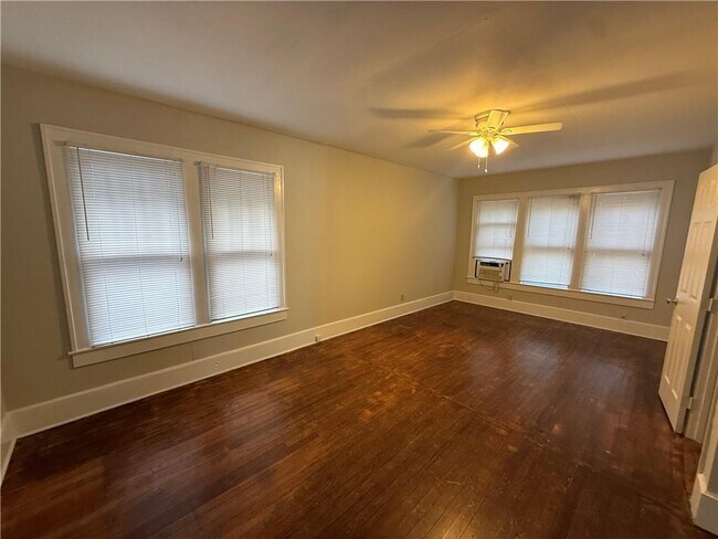 Building Photo - 254 Tuttle Ave