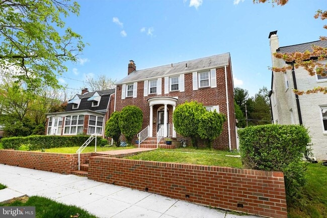 Building Photo - 3714 17th St NE