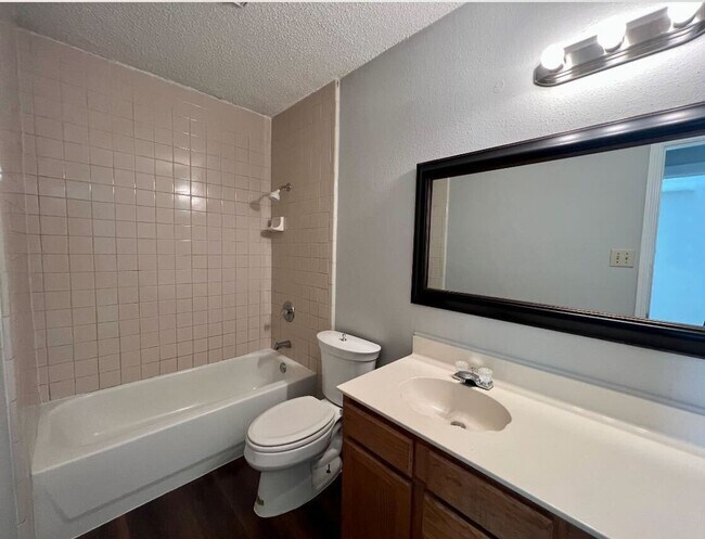 Building Photo - *MOVE IN SPECIAL* Charming 3BR Home Near Randolph AFB with Fireplace & Covered Patio!