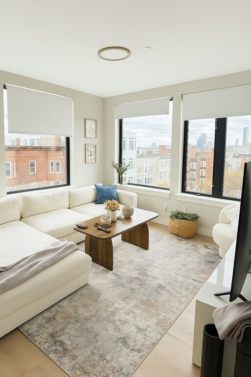 Primary Photo - 400 W Broadway