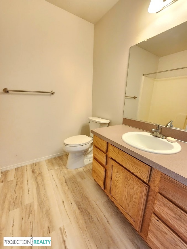 Building Photo - 849 NW Forest Creek Dr