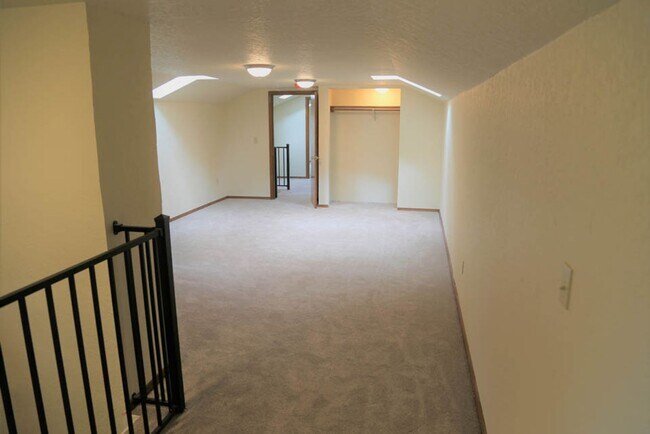 Building Photo - Seriously Spacious 5 bed 2 bath 36x20 Shop Garden Shed