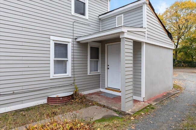 Building Photo - 183 Bradley St