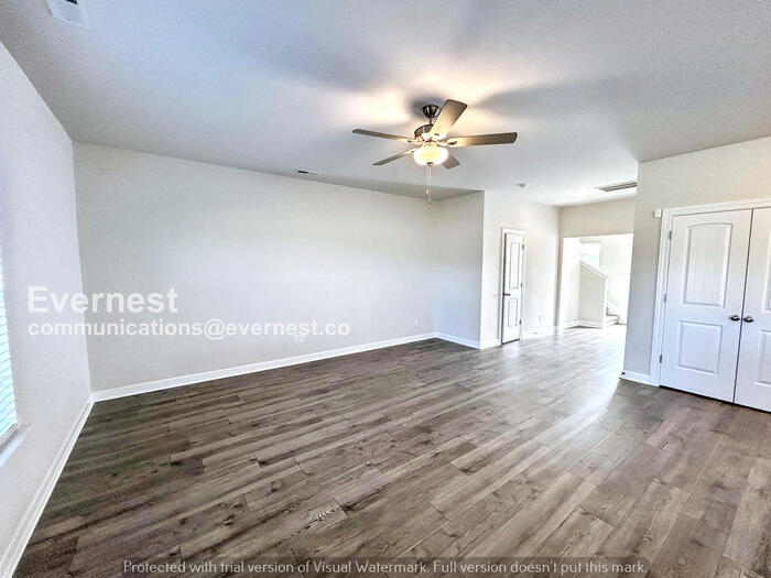 Building Photo - 3251 Quintana Dr