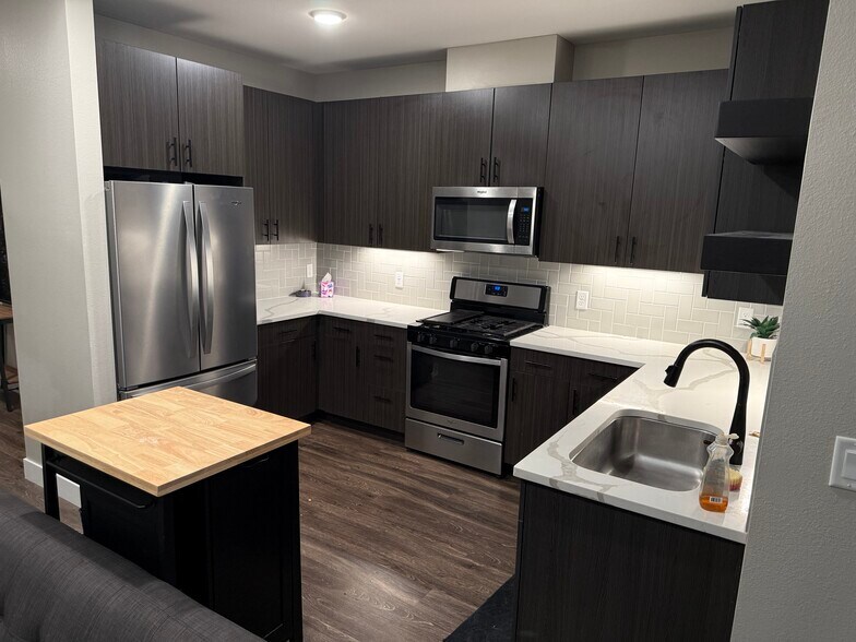 Primary Photo - 2729 W 28th Ave