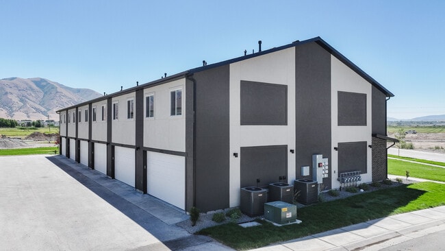 Building Photo - NT 3399