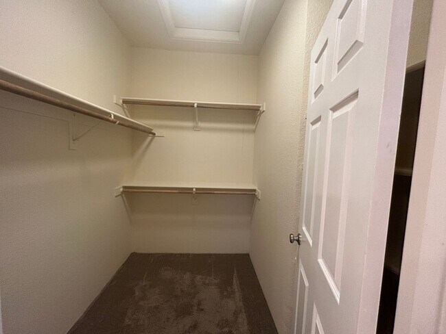 Building Photo - 7025 Sandy Souza Way