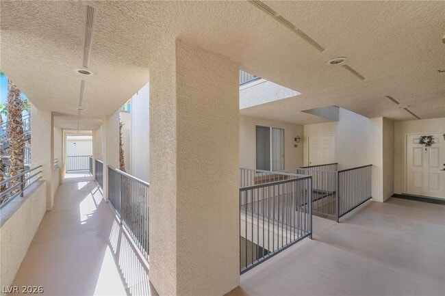 Building Photo - 7103 S Durango Dr
