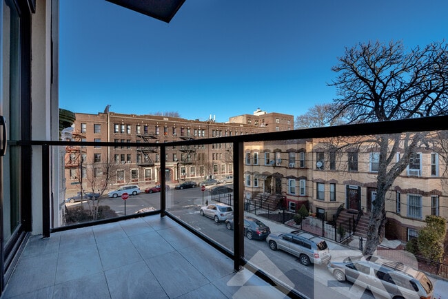 Building Photo - 8 Fairview Pl