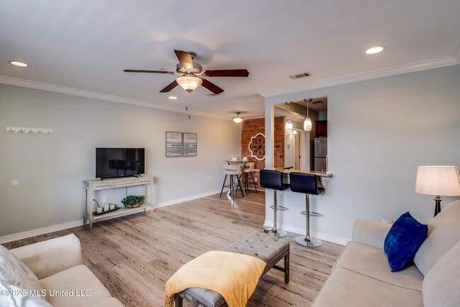 Building Photo - 1282 Beach Blvd