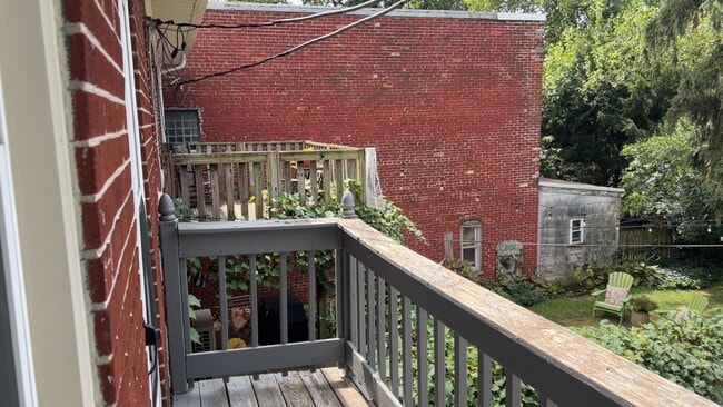 Building Photo - Beautiful 3 Bedroom 1 Bathroom in Lancaste...