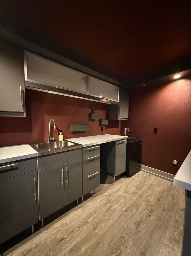 Building Photo - Your Colorado Oasis Awaits! 4 Bed, 3.5 Bath Home with Modern Amenities next to open space