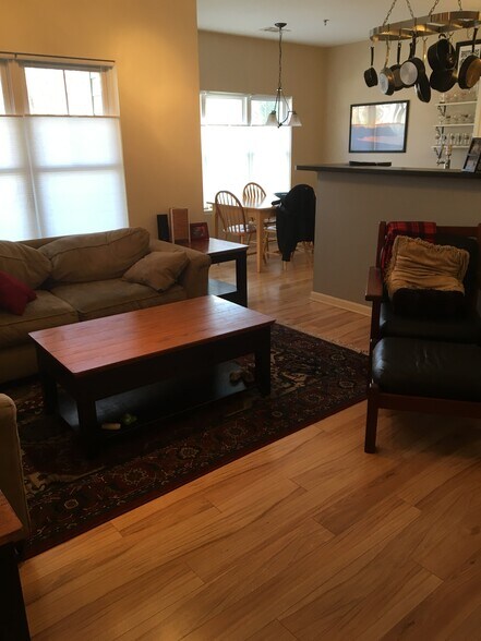 Building Photo - 64 Clingman Ave