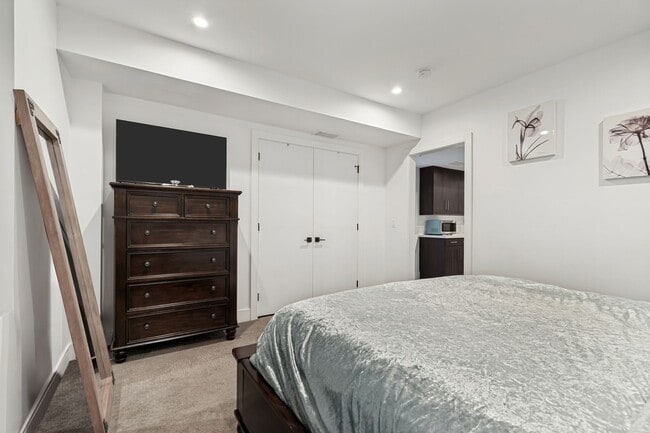 Building Photo - Fully Furnished Luxury Home In The Avenues