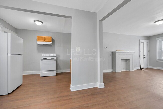 Building Photo - 701 Hazel St