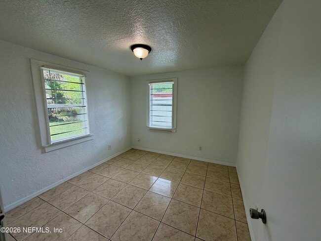Building Photo - 5903 Droad St