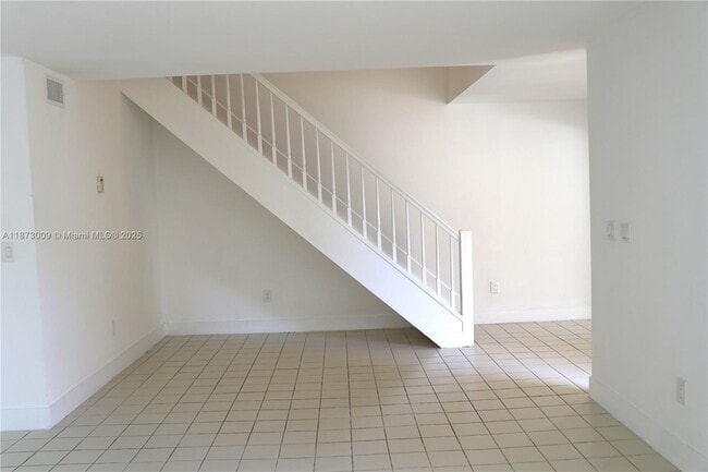 Building Photo - 10170 SW 137th Pl