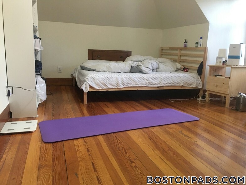 Building Photo - 14 Gardner St