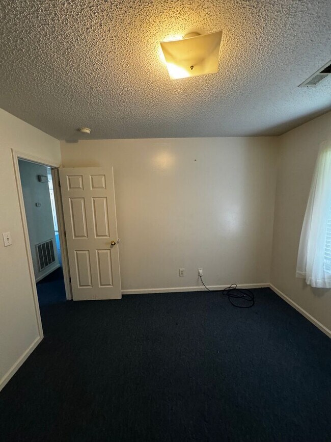 Building Photo - 1457 Cherryville Rd