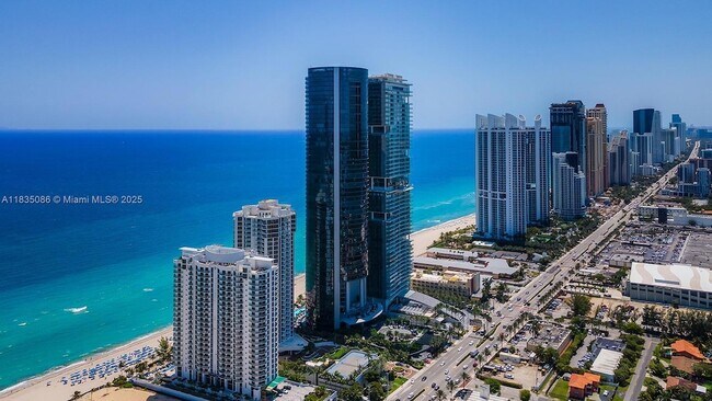 Building Photo - 18555 Collins Ave