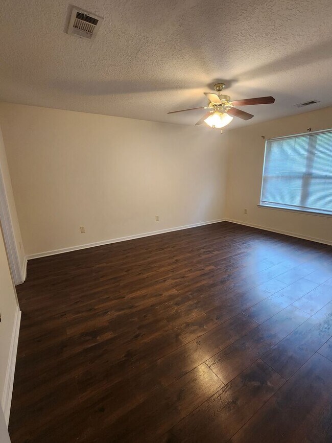 Building Photo - 24 Idus Ln